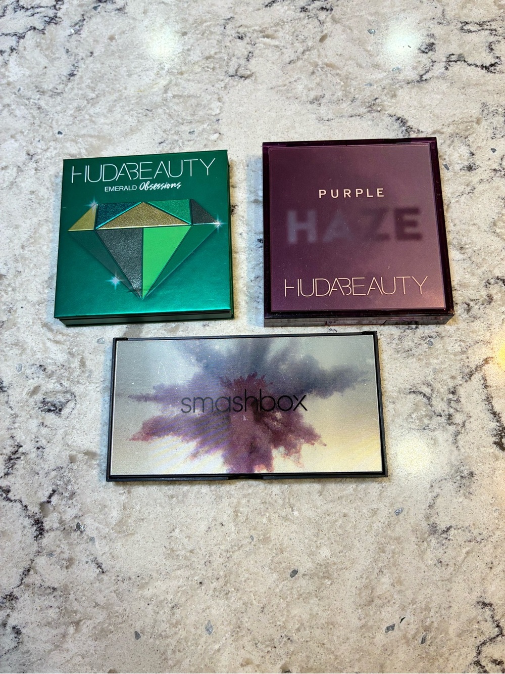 HUDA BEAUTY Emerald & Purple Palette